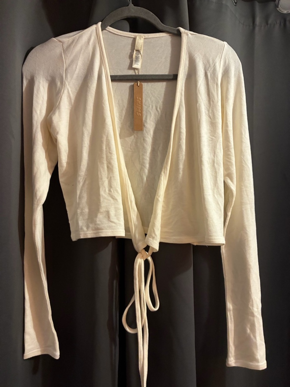 SKIMS Cream Tie-Front Long Sleeve Crop Top